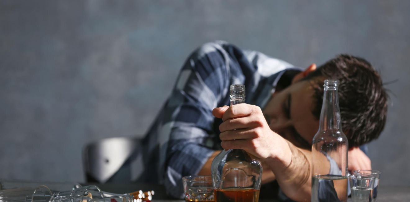 10 Sinais de que o Consumo de Álcool Virou Alcoolismo